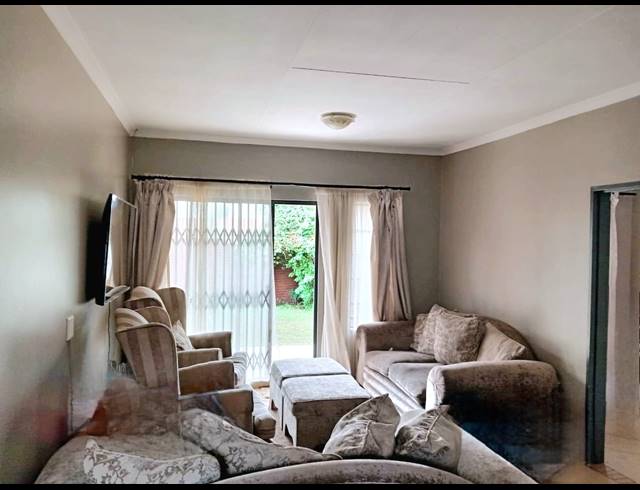 3 BEDROOM TOWNHOUSE FOR SALE IN MONAVONI